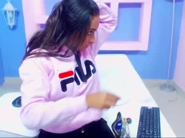 abril_kisses chaturbate