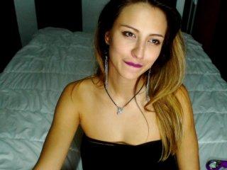 AdelineStrip bongacams