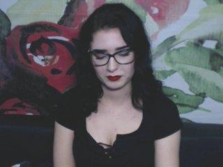 AdelynnLuxury bongacams