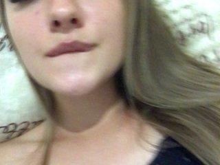 Adrianna99 bongacams