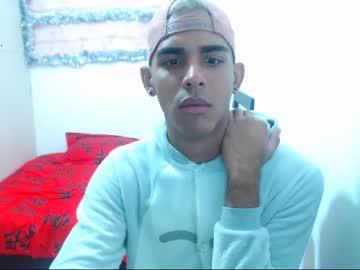 adryan_07 chaturbate