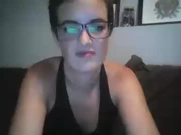 alyssaprettylilthing chaturbate