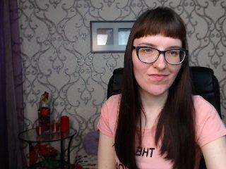 AprilViolent bongacams