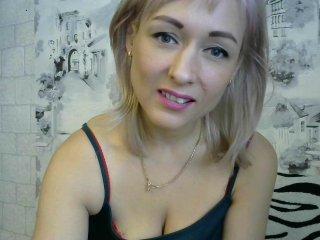 AshleyGolden bongacams