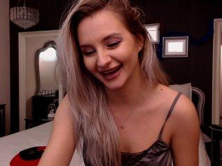 AshleyLunna bongacams