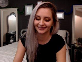 AshleyLunna bongacams