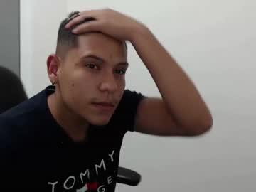 austin_love22 chaturbate