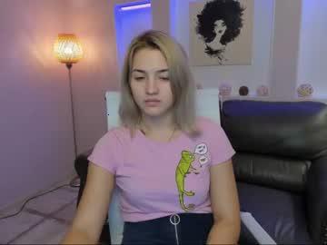 avery_luxary chaturbate