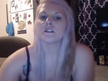 beautifullybrokenbrianne chaturbate