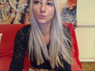 BellaBlondyy bongacams