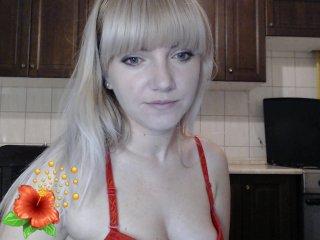 BlondeDoll22 bongacams