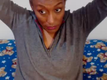 ely_xx1985 chaturbate