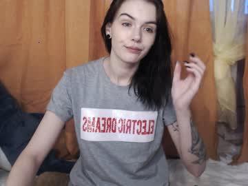 hide_alisa_inyourheart chaturbate