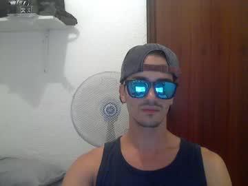 imthesunglassesboy chaturbate