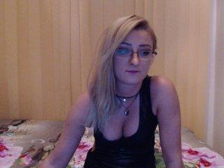 KarinaHott4UU bongacams