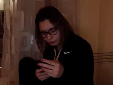 kira_giddy chaturbate