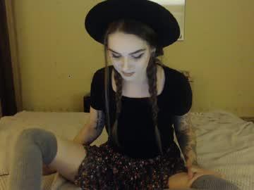 kira_sweet_poison chaturbate