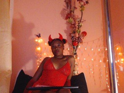 LA-NEGRA-HOT bongacams