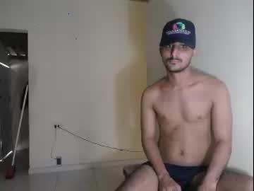 latinmenhugecock chaturbate