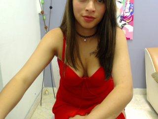 Laura-96 bongacams