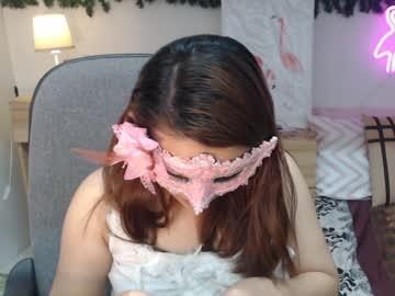 laura_pu5ini chaturbate