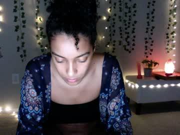 laylaloveoxo chaturbate