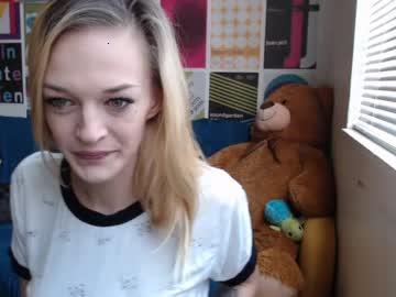 littlexxxnikki chaturbate