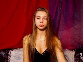 LucySuperGirl bongacams