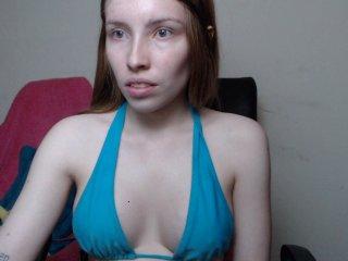 Lucys3x bongacams