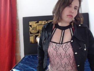 lunitahot87 bongacams