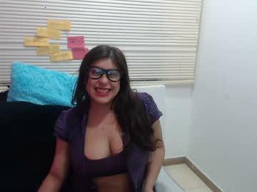 lya33 chaturbate