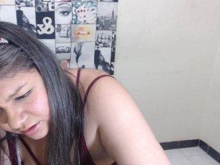 Maily-camss bongacams