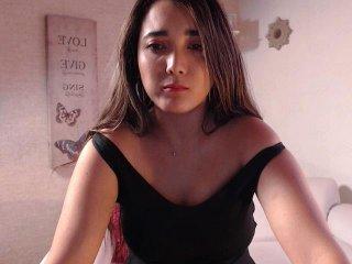 MollyMartinns bongacams