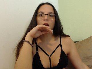 mollybank bongacams