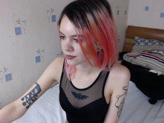 PinkyPeach bongacams