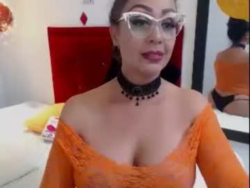 queen_hearts_18 chaturbate