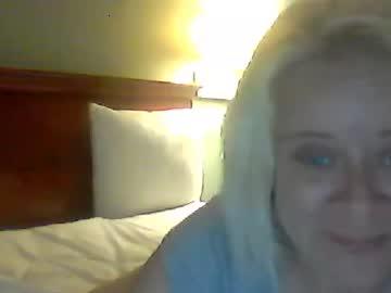 sexybrightblue32 chaturbate