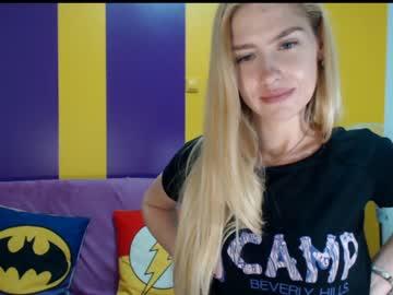 sweetievikky chaturbate