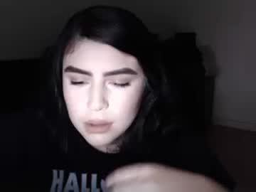 sweetlilramona13 chaturbate