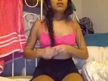 thugginmomo chaturbate