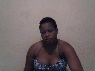 xTHICKLIPSx bongacams