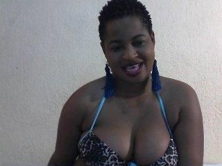 xTHICKLIPSx bongacams