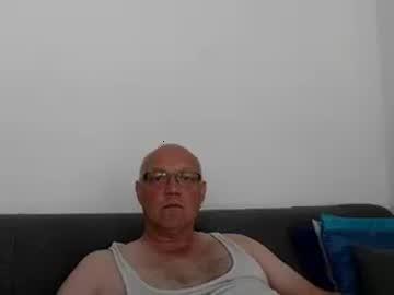 yellowbus1963 chaturbate