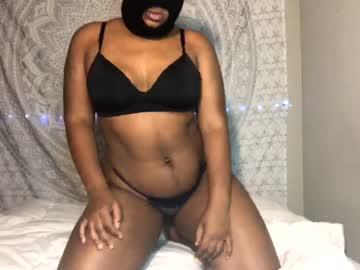 yvonnebanditxoxo chaturbate